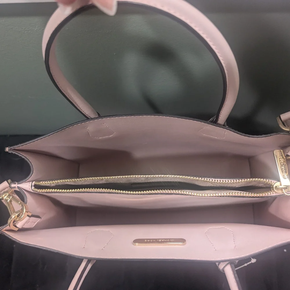 Michael Kors handbag - Picture 2 of 5